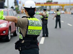 Multa por conducir con licencia retenida o suspendida en Perú