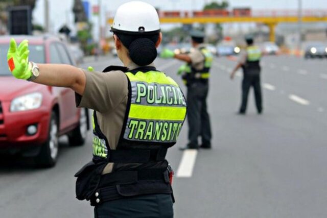 Multa por conducir con licencia retenida o suspendida en Perú